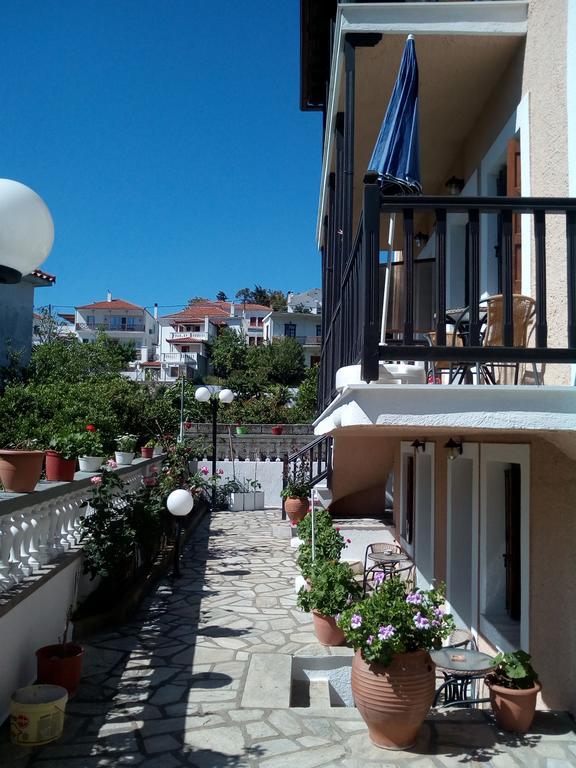 Sofia'S Garden Studios Σκόπελος Εξωτερικό φωτογραφία